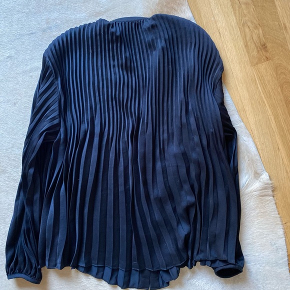 Vince Black Pleated Blouse - Picture 6 of 8